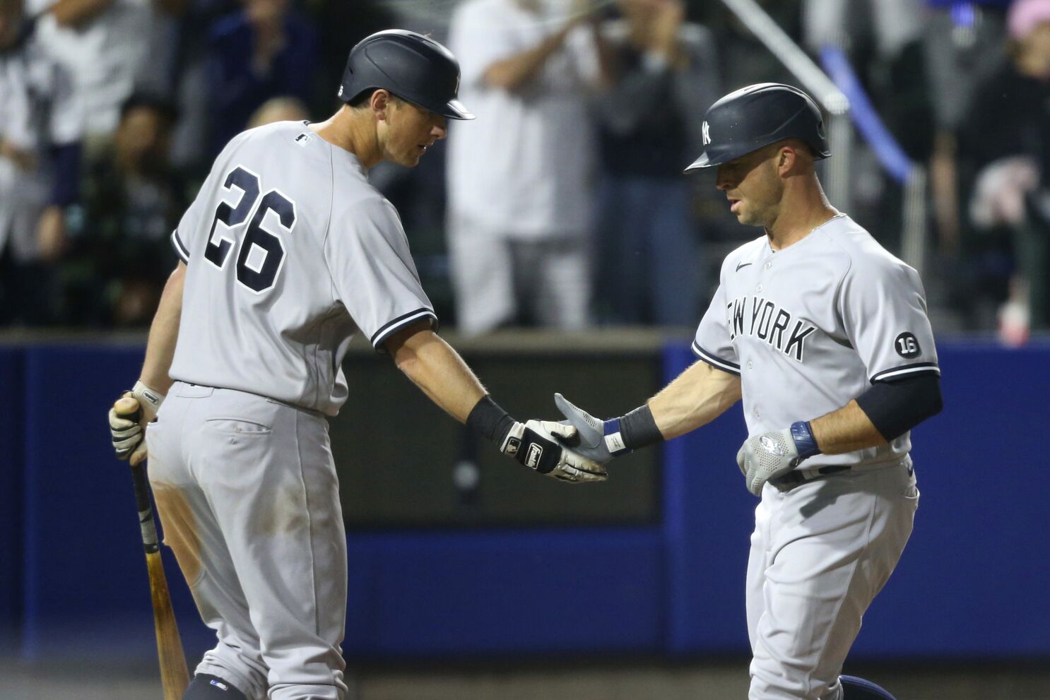 Frazier snaps tie, Yankees come back to beat Blue Jays 6-5 - The